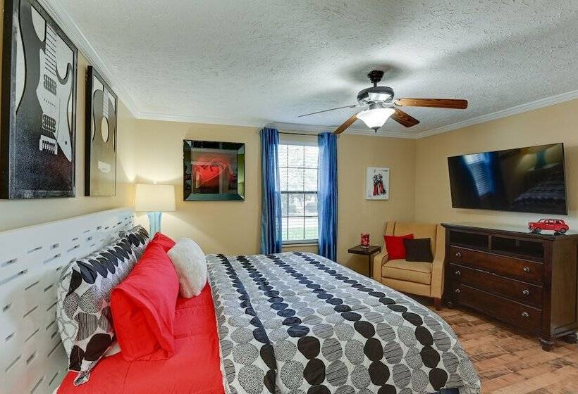 Charming Nashville Home Near Restaurants & Bars!