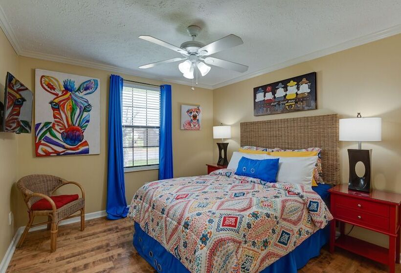 Charming Nashville Home Near Restaurants & Bars!