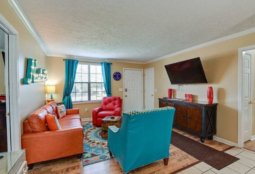 Charming Nashville Home Near Restaurants & Bars!