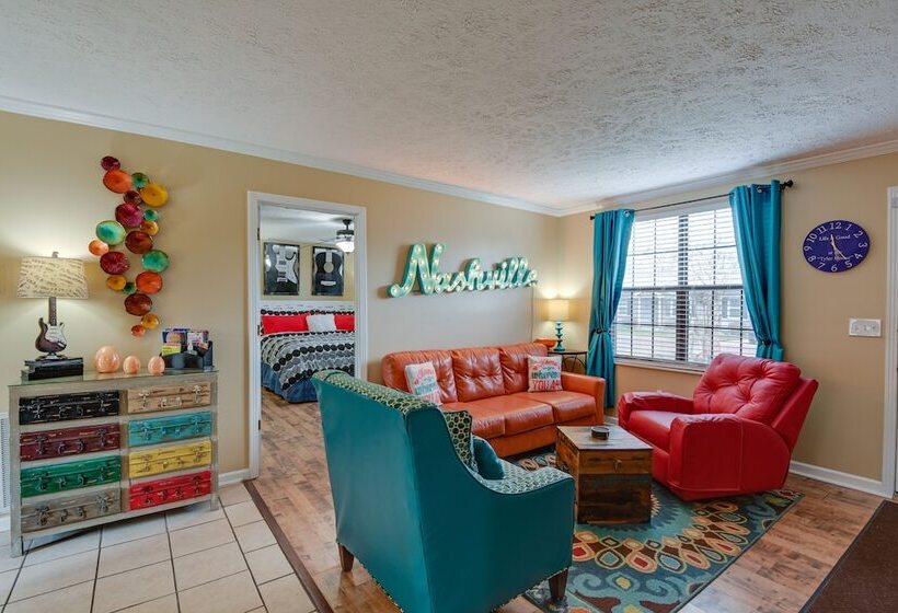 Charming Nashville Home Near Restaurants & Bars!