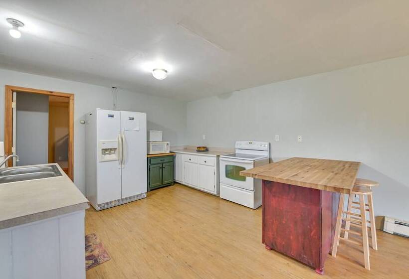 Charming New York Chalet W/ Hot Tub & Game Room!