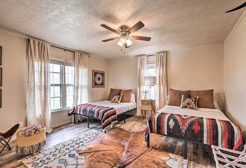 Charming Retreat On 80 Acre Willow Rock Ranch!