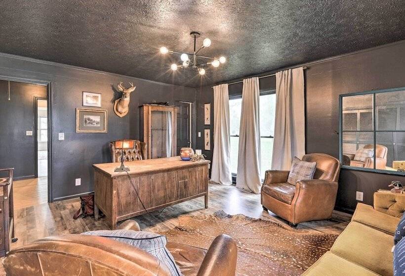 Charming Retreat On 80 Acre Willow Rock Ranch!