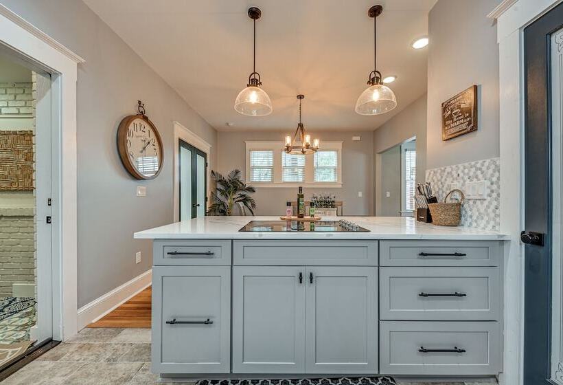 Chic Jacksonville Getaway, Walk To River & Parks!