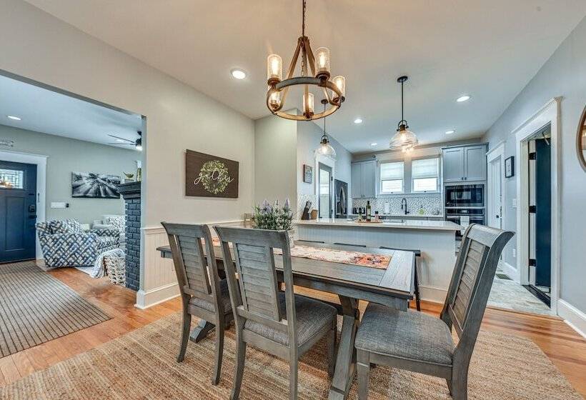 Chic Jacksonville Getaway, Walk To River & Parks!