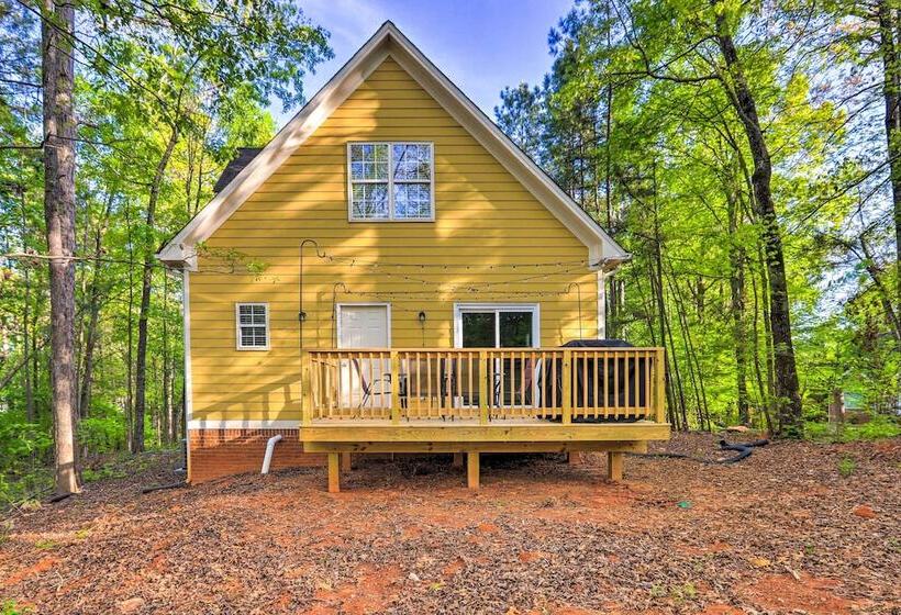 Chic Lake Sinclair Retreat With Dock & Hot Tub!