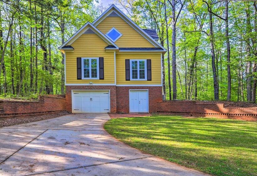 Chic Lake Sinclair Retreat With Dock & Hot Tub!