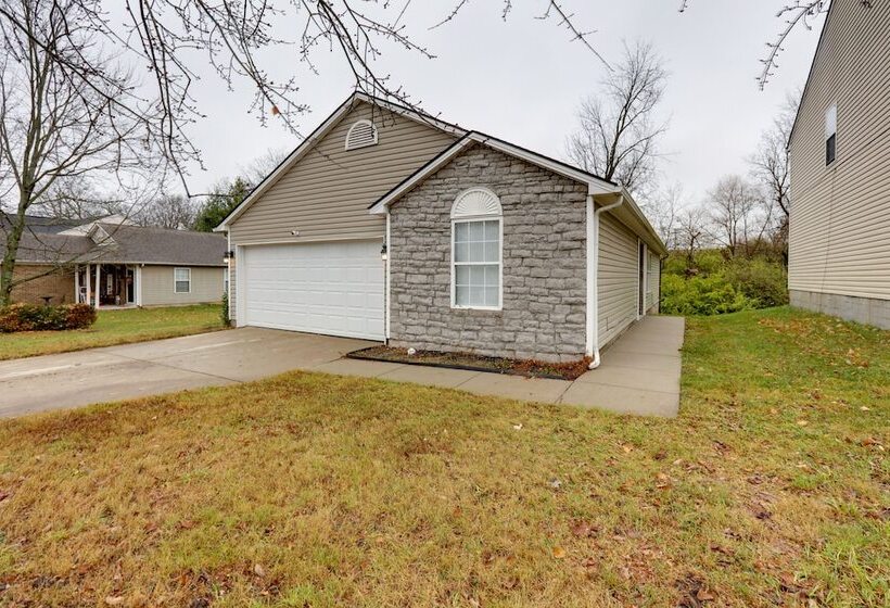 Chic Lexington Home W/ Deck ~ 5 Mi To Downtown!