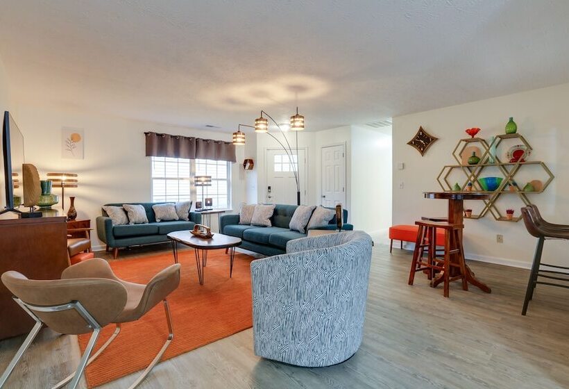 Chic Lexington Home W/ Deck ~ 5 Mi To Downtown!