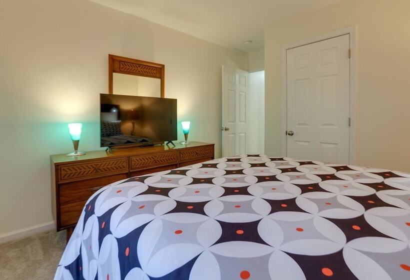 Chic Lexington Home W/ Deck ~ 5 Mi To Downtown!