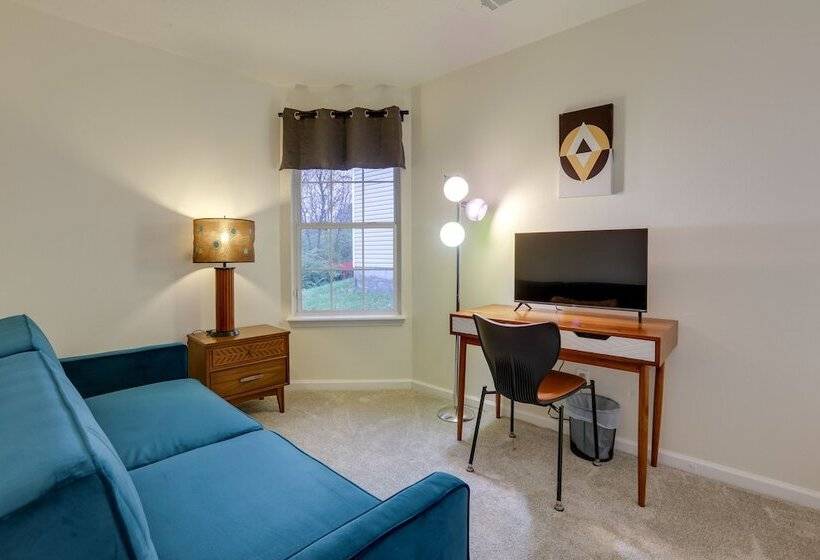 Chic Lexington Home W/ Deck ~ 5 Mi To Downtown!