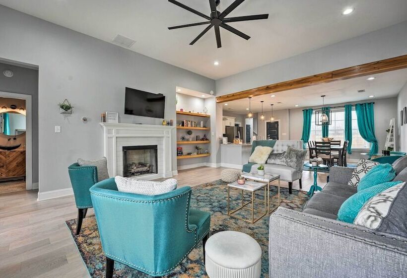 Chic Memphis Home W/ Deck ~ 2 Mi To Dtwn!