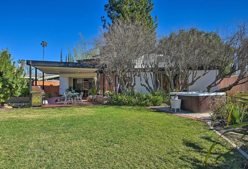 Chic Mid Century La Home W/ Hot Tub & Office