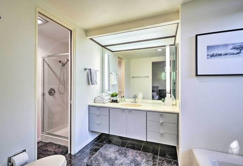 Chic Mid Century La Home W/ Hot Tub & Office