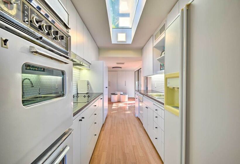 Chic Mid Century La Home W/ Hot Tub & Office