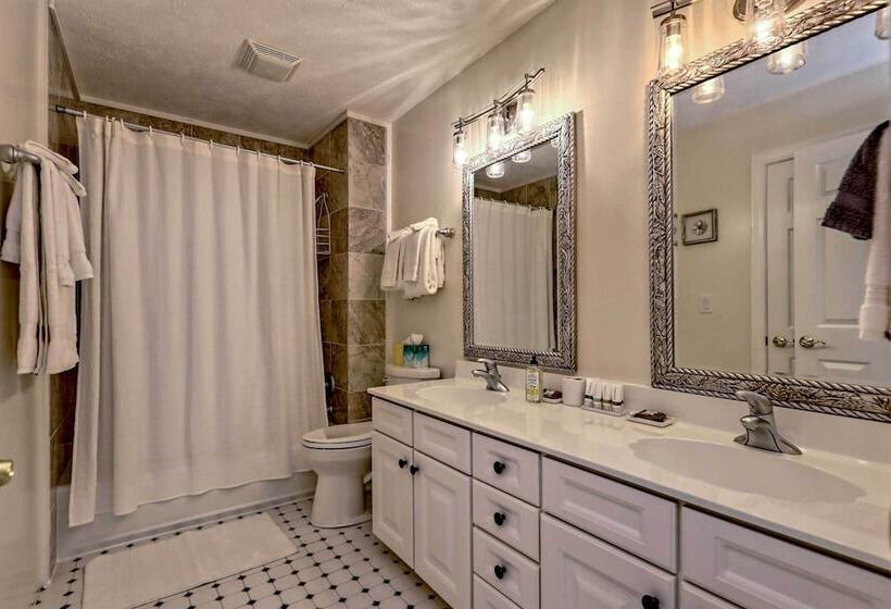 Chic Sky Valley Resort Home On Golf Course!