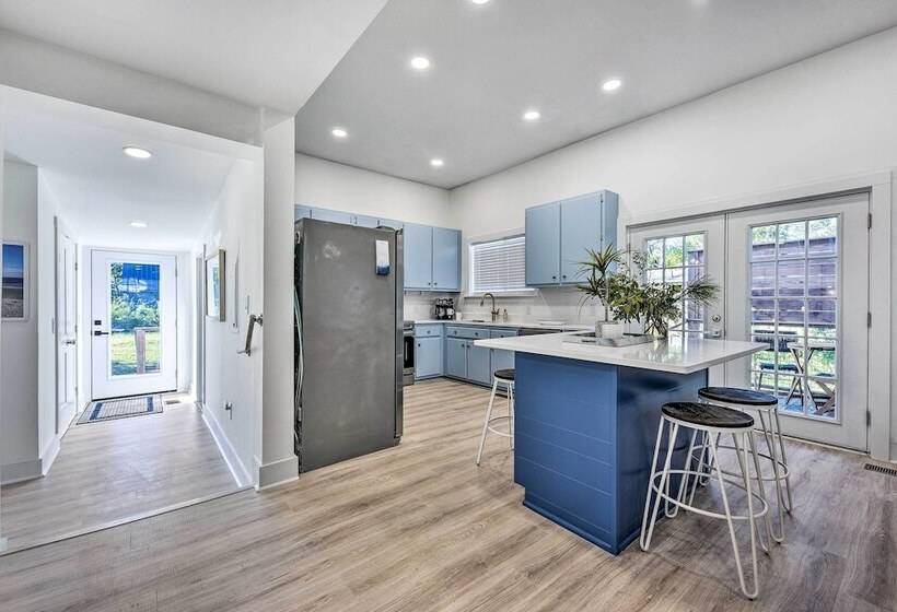 Chic St Marys Home, 2 Blocks From Riverfront