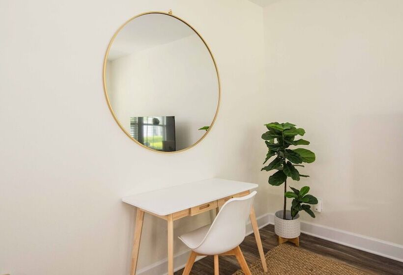 Chic Thomasville Home: Walk To Downtown!