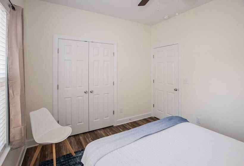 Chic Thomasville Home: Walk To Downtown!