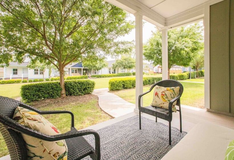Chic Thomasville Home: Walk To Downtown!