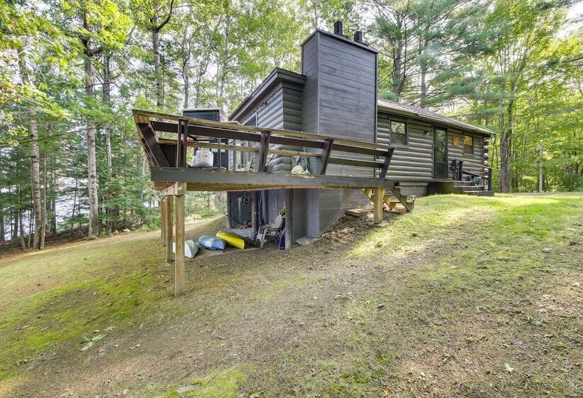 China Lake Retreat: Kayaks, Grill & Fireplace!