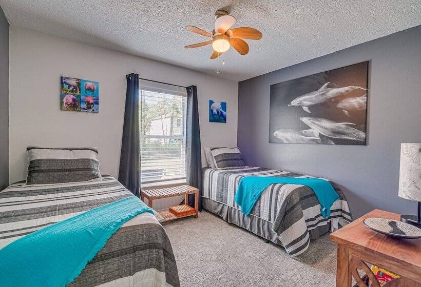 Citrus Springs Retreat W/ Grill & Screened Porch!