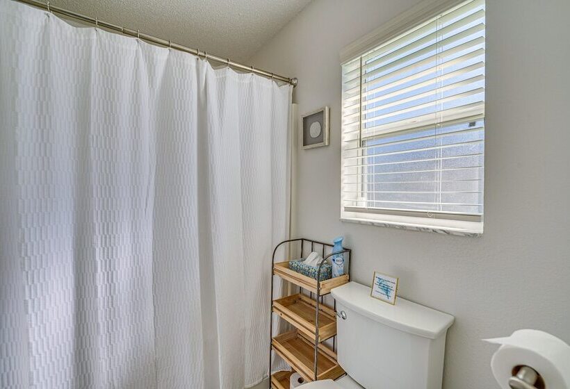 Citrus Springs Retreat W/ Grill & Screened Porch!