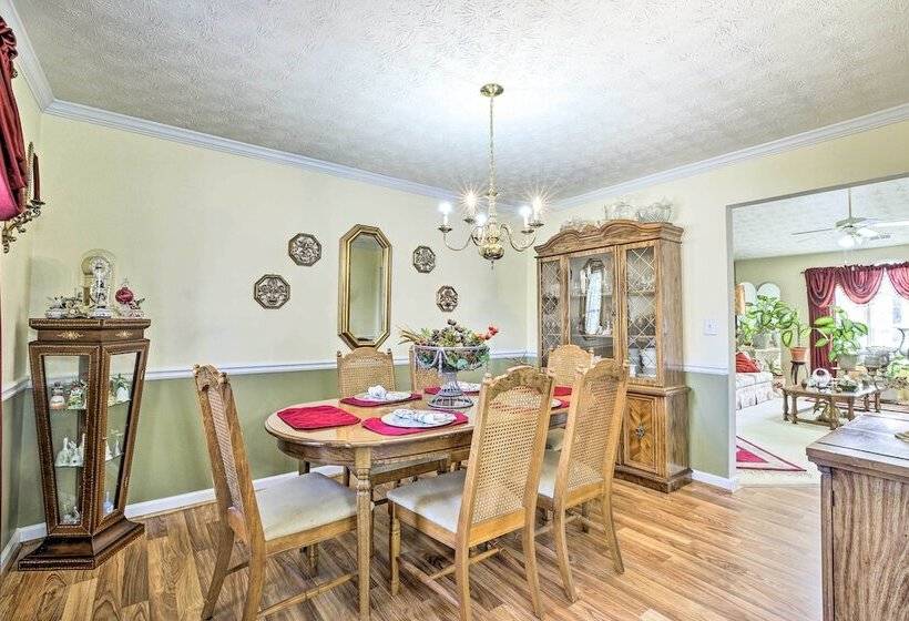 Classic Lithonia Home   Near Golf & Stone Mtn