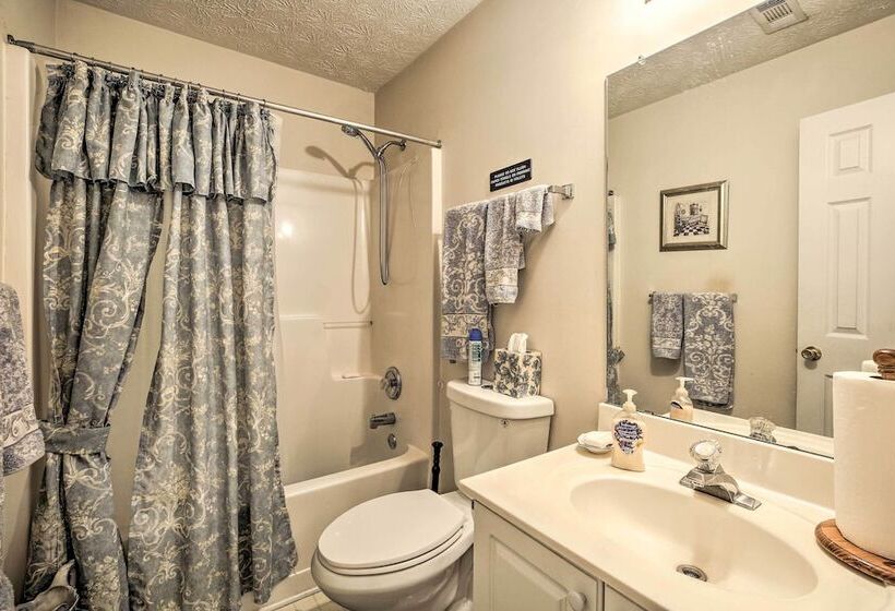 Classic Lithonia Home   Near Golf & Stone Mtn