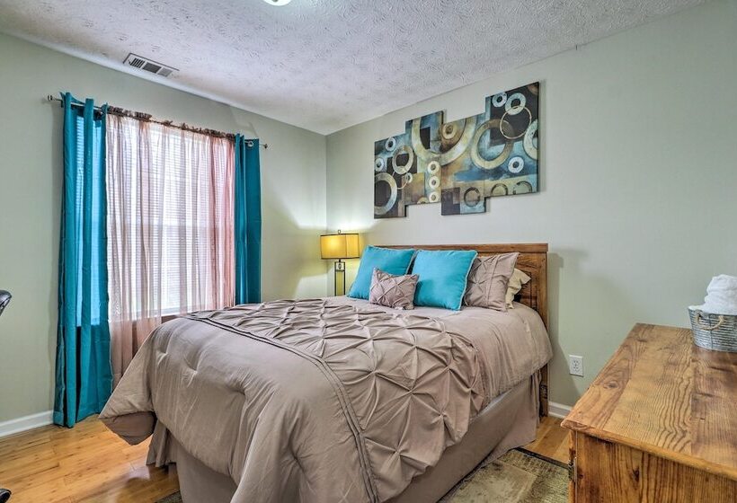 Classic Southern Family Home 6 Mi To Atlanta!