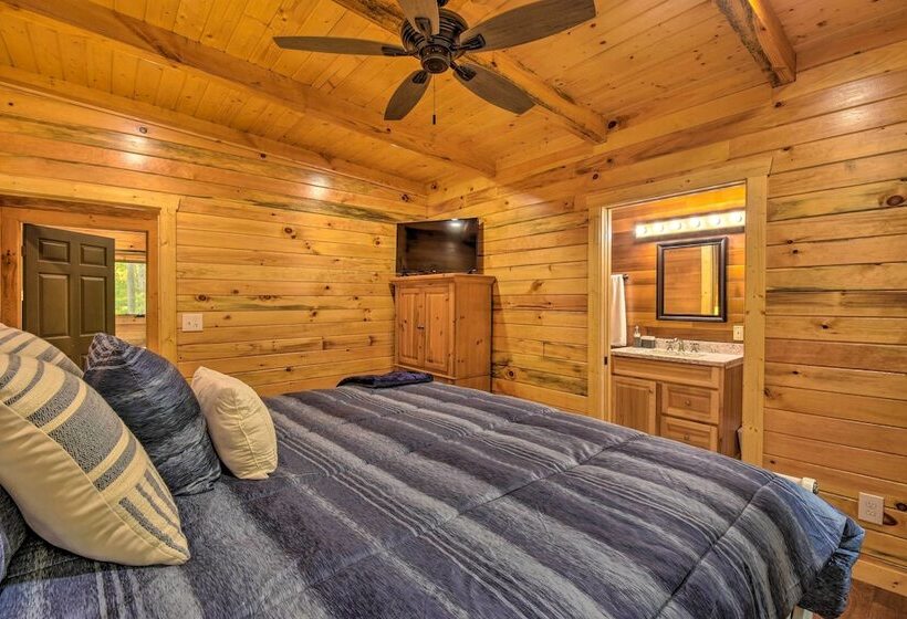 Clayton Retreat W/ Spacious Deck & Mtn Views!