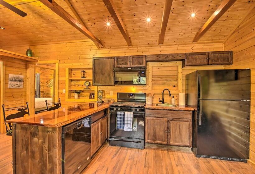 Clayton Retreat W/ Spacious Deck & Mtn Views!