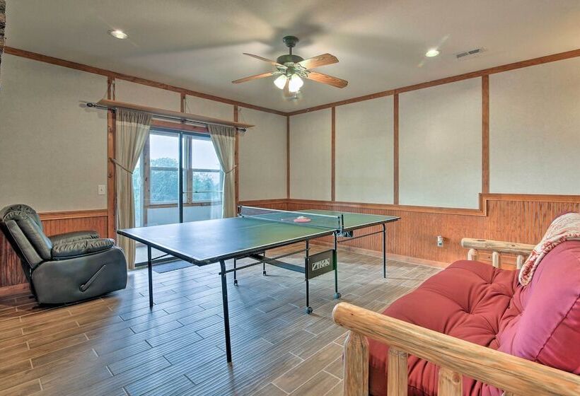 Pool, Hot Tub & Mountain Views: Cleveland Cabin