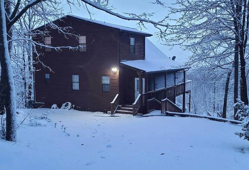 Pool, Hot Tub & Mountain Views: Cleveland Cabin