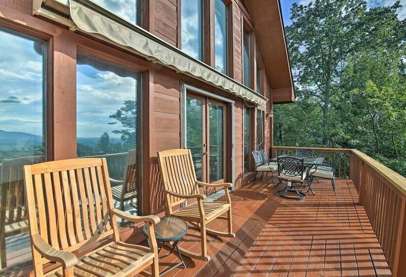 Pool, Hot Tub & Mountain Views: Cleveland Cabin