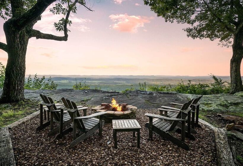 Cloudland Retreat W/ Mountain & Valley Views!