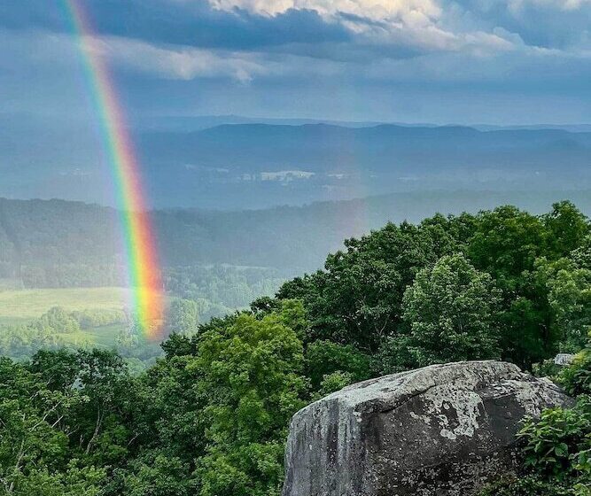 Cloudland Retreat W/ Mountain & Valley Views!