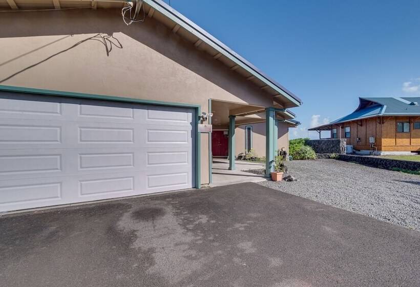 Coastal Keaau Home: Ocean & Sunrise Views, Pool