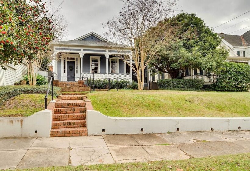 Comfy Central Natchez Hideaway: Walk To Dtwn!