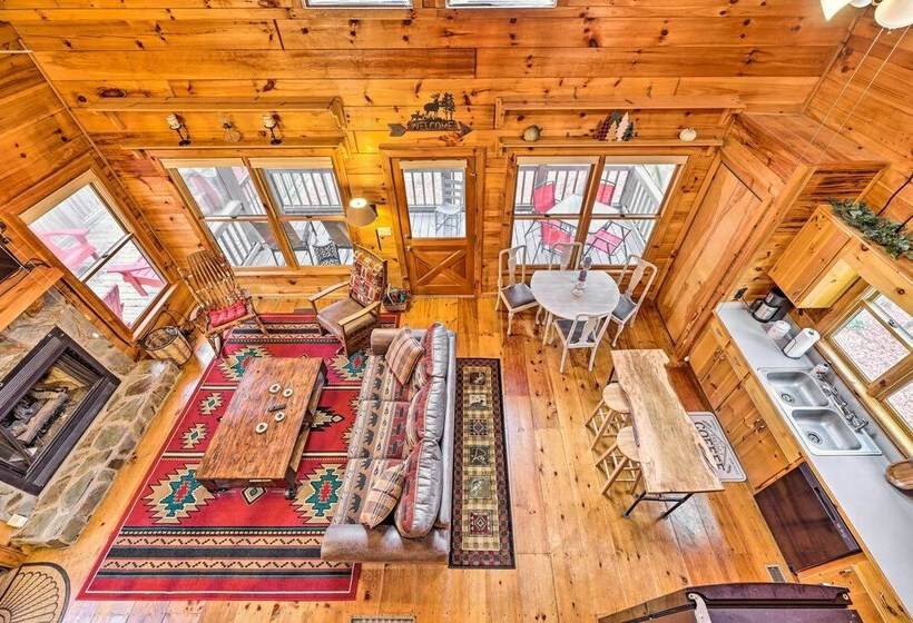 Cozy Blue Ridge Cabin W/ Hot Tub!