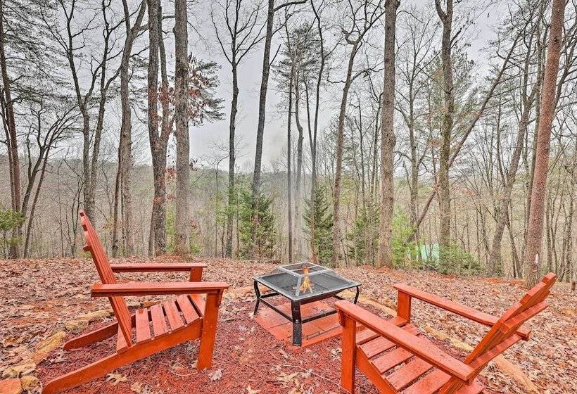 Cozy Blue Ridge Cabin W/ Hot Tub!