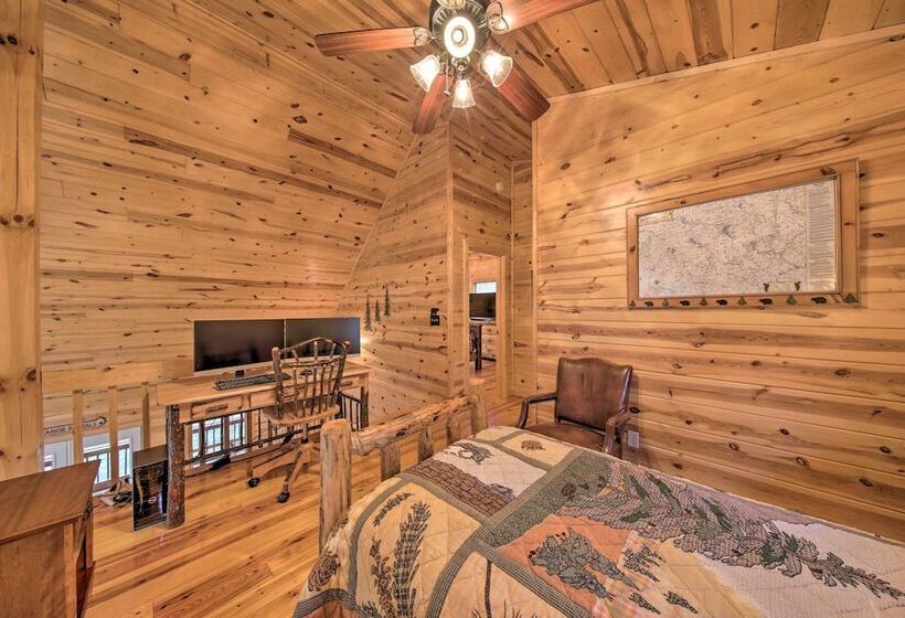 Cozy Blue Ridge Cabin W/ Sauna & Trail Access!