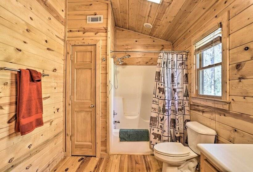 Cozy Blue Ridge Cabin W/ Sauna & Trail Access!
