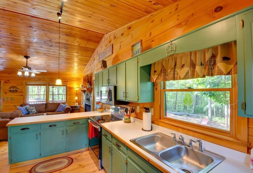 Cozy Cabin In Private Location W/ Hot Tub & Grill!