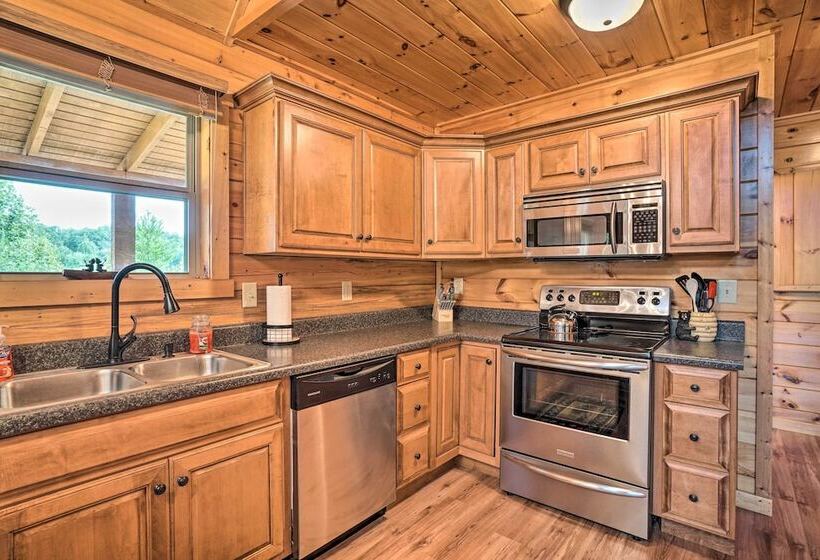 Cozy Cabin Living By Lake Chatuge W/ Covered Patio