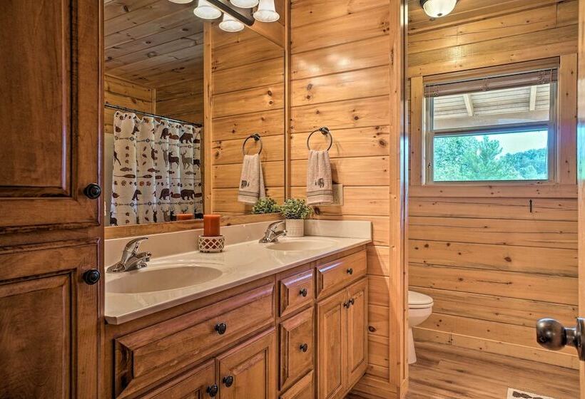 Cozy Cabin Living By Lake Chatuge W/ Covered Patio