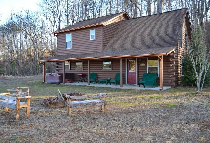 Cozy Cabin Living By Lake Chatuge W/ Covered Patio