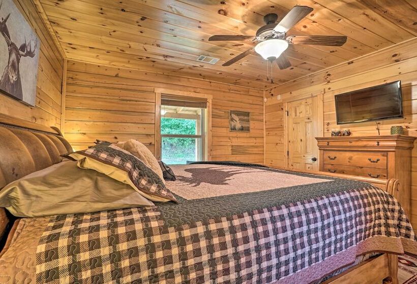 Cozy Cabin Living By Lake Chatuge W/ Covered Patio