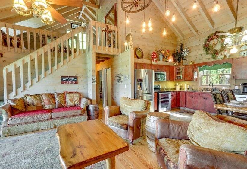 Cozy Cherry Log Cabin W/ Hot Tub & Mountain Views!