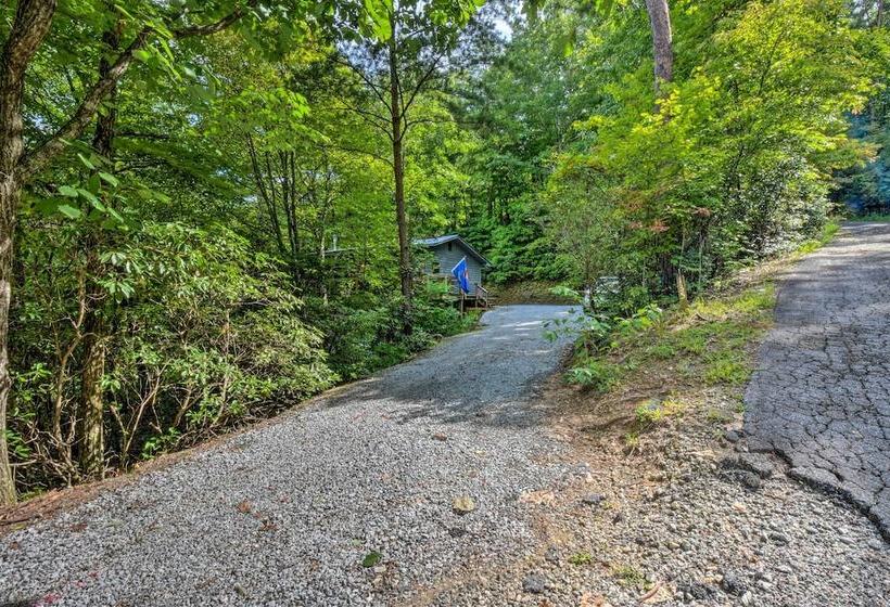 Cozy Clayton Cabin W/ Deck & Mountain Views!